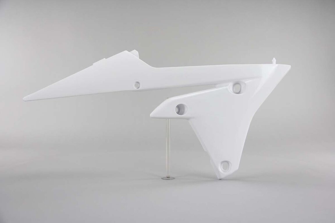 Right Side Polisport White Radiator Shroud Set replacement plastics for 14-19 Yamaha YZ250F, YZ250FX, YZ450F dirt bikes.