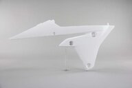 Right Side Polisport White Radiator Shroud Set replacement plastics for 14-19 Yamaha YZ250F, YZ250FX, YZ450F dirt bikes.