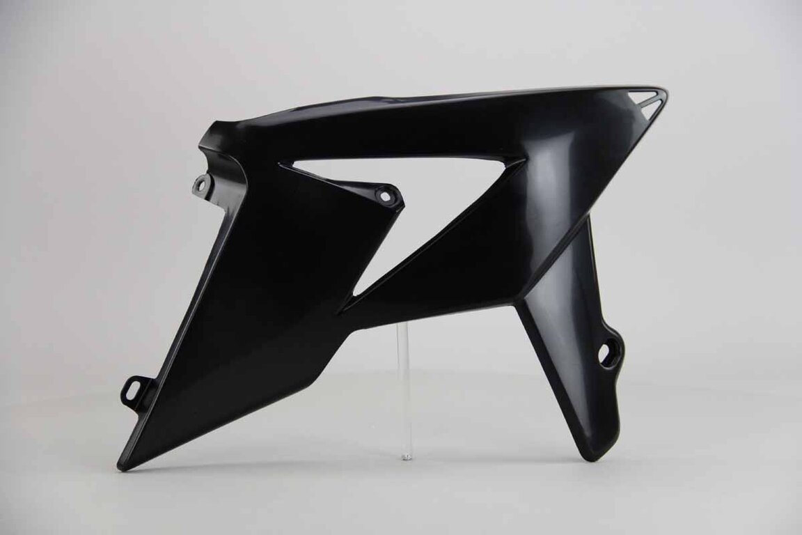 Right Side Polisport Black Radiator Shroud Set replacement plastics for 13-19 Beta RR dirt bikes.