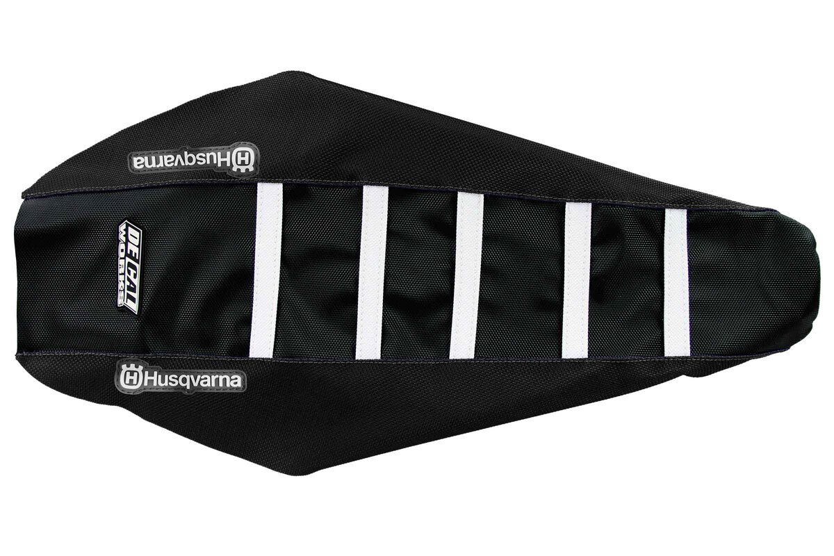 Black, White Gripper Seat Cover 22-27 FE,FX,TC,TE