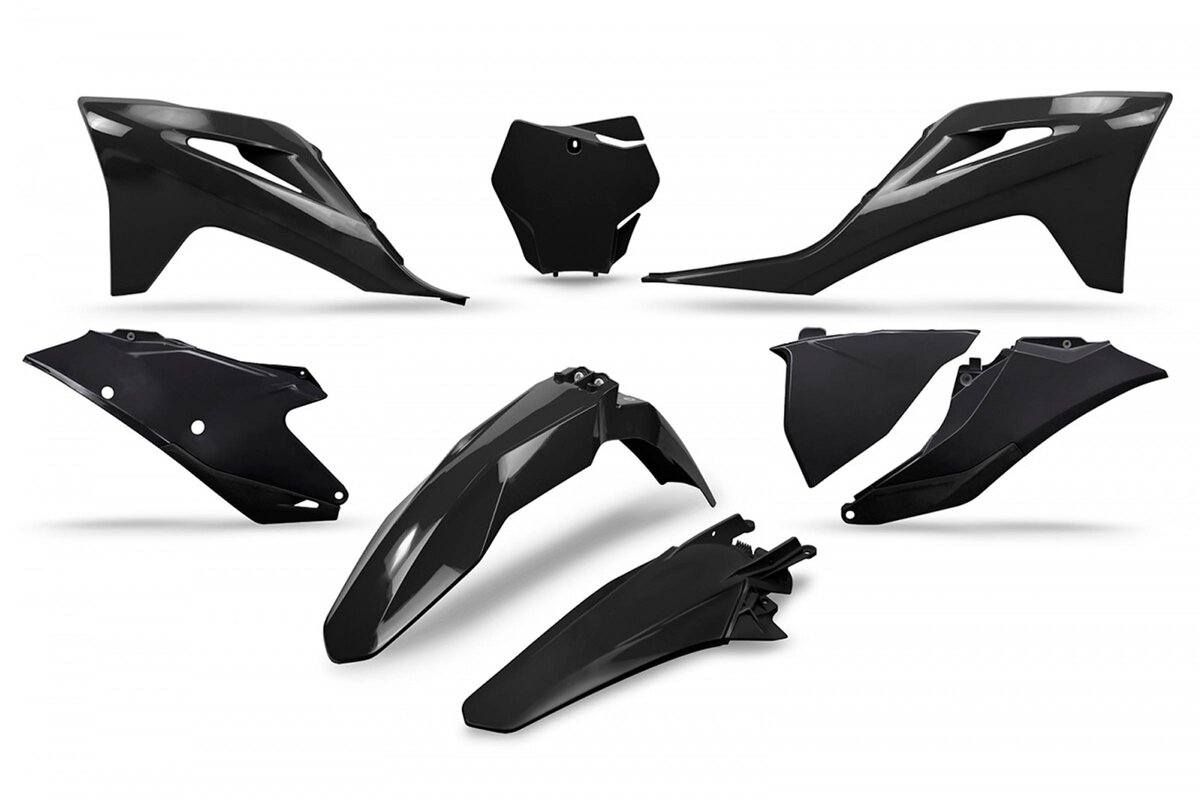 ufo-black-plastic-kit-for-