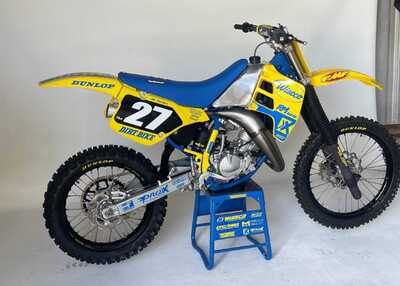 Yellow and blue RM125 Dirt Bike in DeCal Works Project Bike Gallery with Officially Licensed Cometic Logos