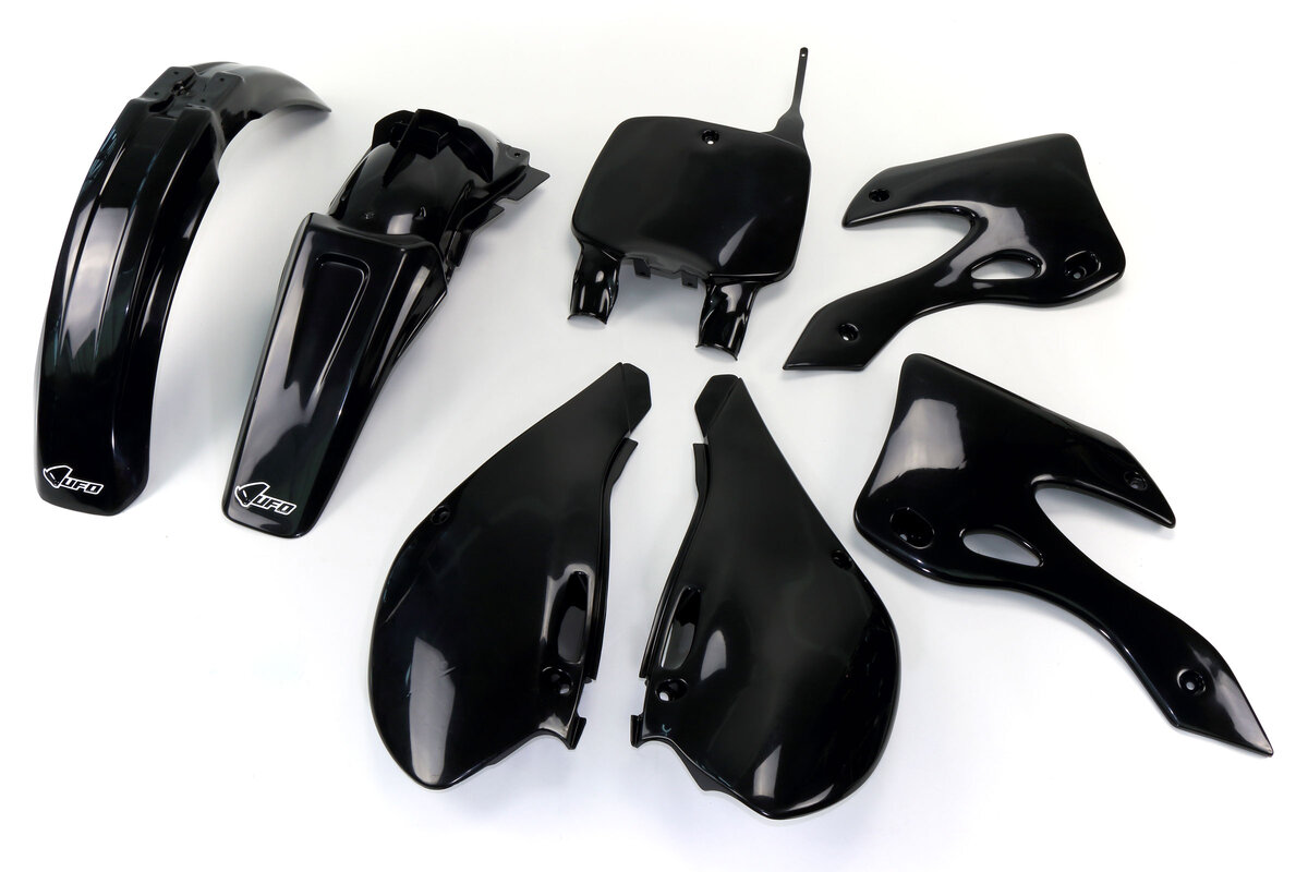 ～鴉～出品 ufo-black-plastic-kit-for-