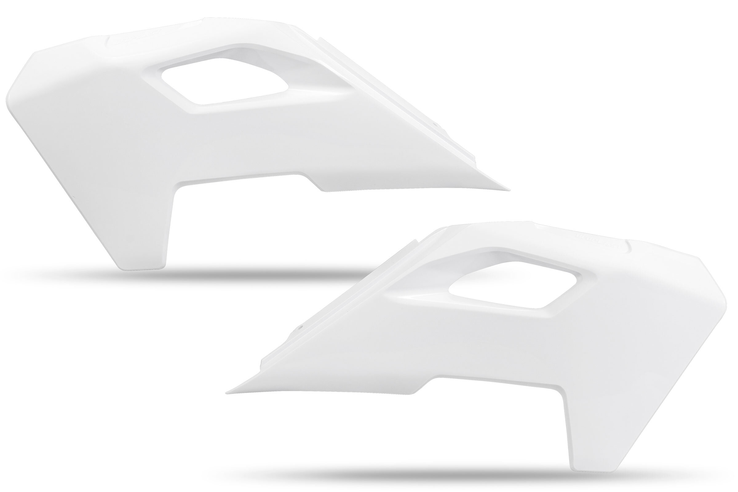 UFO White Radiator Shroud Set 22-25 FC, FE, FS, FX, TC, TE, TX